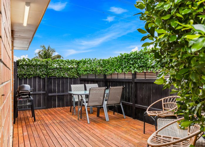  at 2/8 Crewe Close, Albany, North Shore City, Auckland
