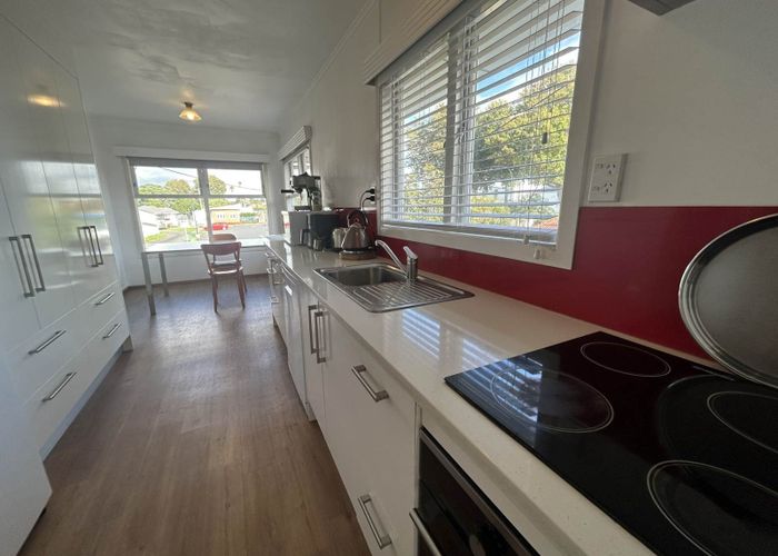  at 627 Te Atatu Road, Te Atatu Peninsula, Waitakere City, Auckland