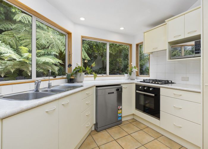  at 1/31 Holdaway Avenue, Northcote, Auckland