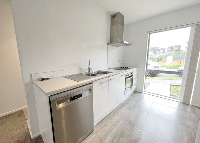  at 20/10 Silver Moon Road, Albany Heights, Auckland
