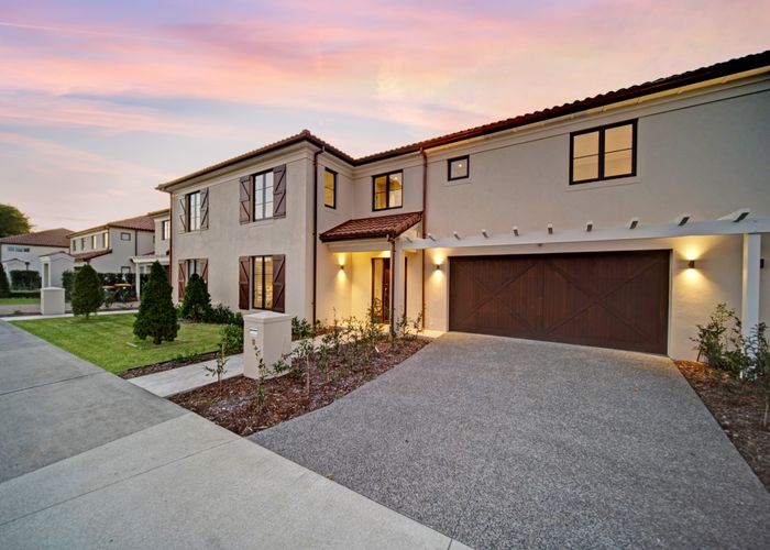  at 10 Francesco Drive, Hingaia