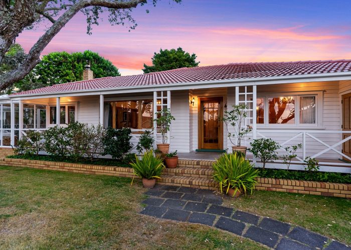  at 10 Beresford Street, Bayswater, North Shore City, Auckland