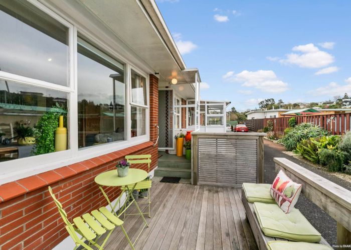  at 2/774 Beach Road, Browns Bay, Auckland