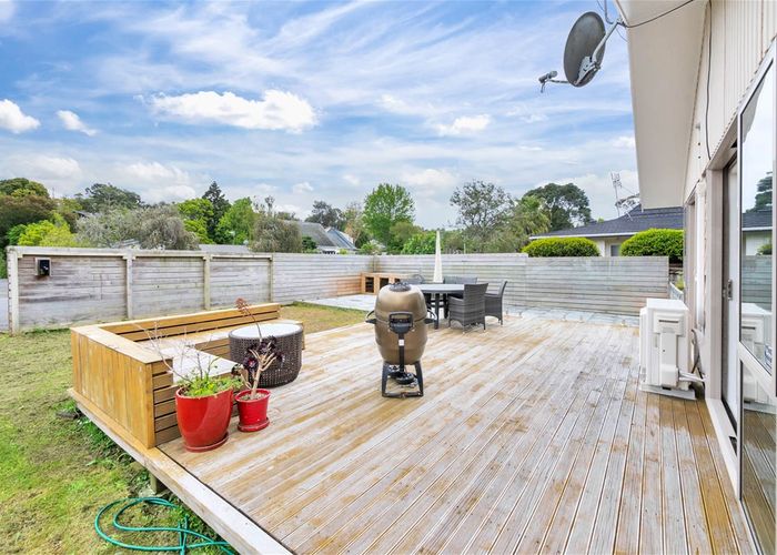  at 22 Scarlock Avenue, Browns Bay, Auckland