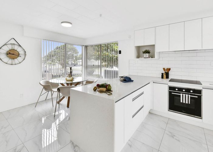  at 5 Carbery Place, Manurewa, Auckland