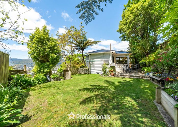  at 24 Miromiro Road, Normandale, Lower Hutt, Wellington