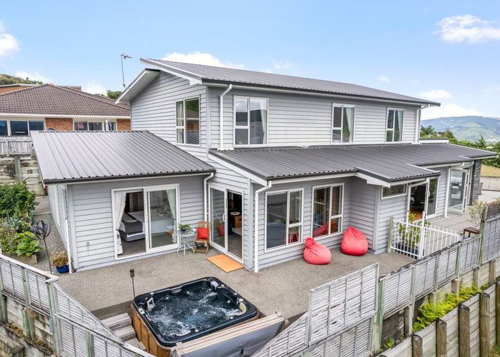  at 43 Seymour Grove, Kingsley Heights, Upper Hutt
