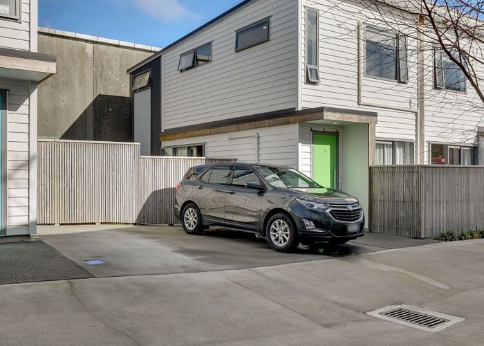  at 9/7 Handyside Street, Tawa, Wellington