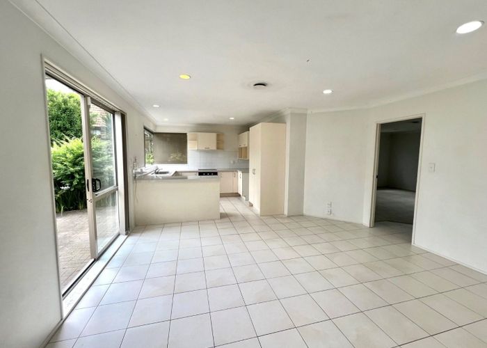  at 5 Stratford Road, The Gardens, Manukau City, Auckland