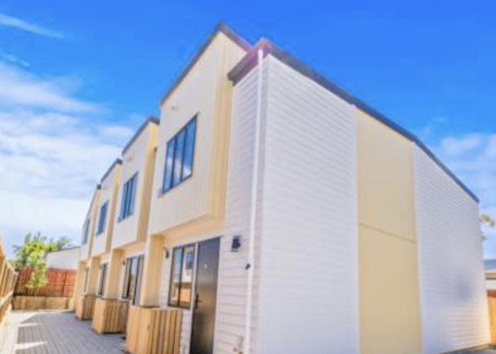  at 5/15 Normandy Place, Henderson, Auckland