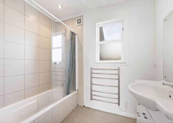  at 21 McLennan Road, Mount Wellington, Auckland City, Auckland