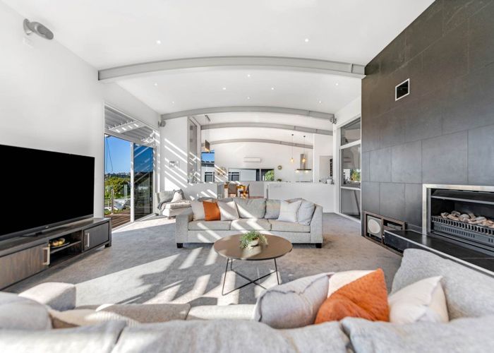  at 8 Intrepid Crescent, Beachlands, Manukau City, Auckland