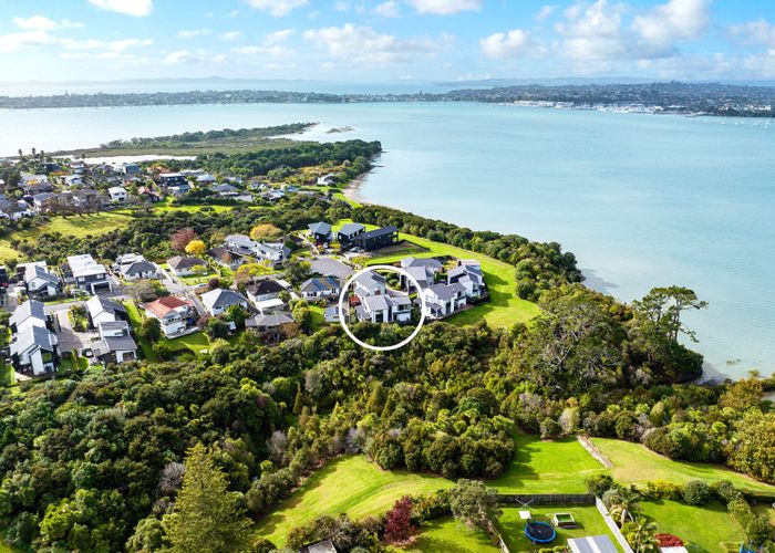  at 19B Fernwood Place, Wai o Taiki Bay, Auckland