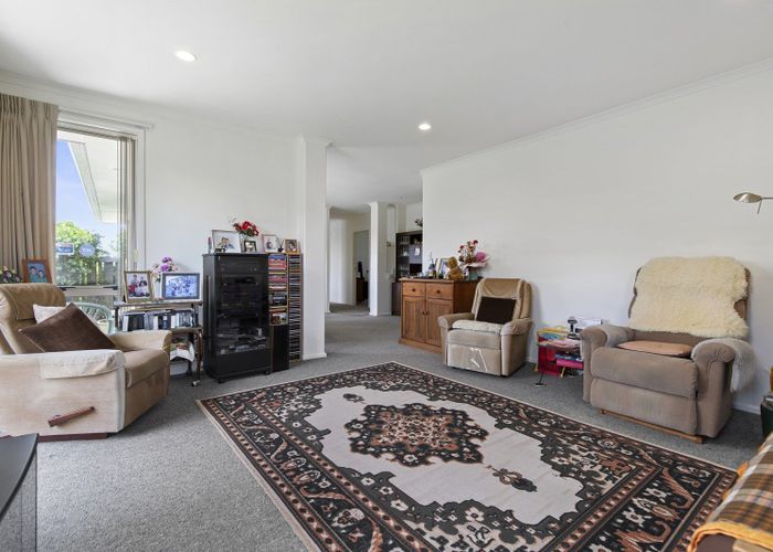  at 8 St Johns Avenue, Hamilton East, Hamilton