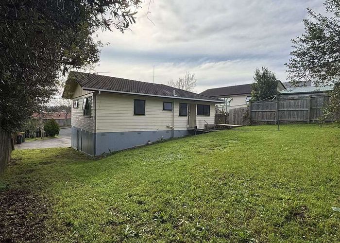  at 6 Holmes Drive South, Massey, Waitakere City, Auckland