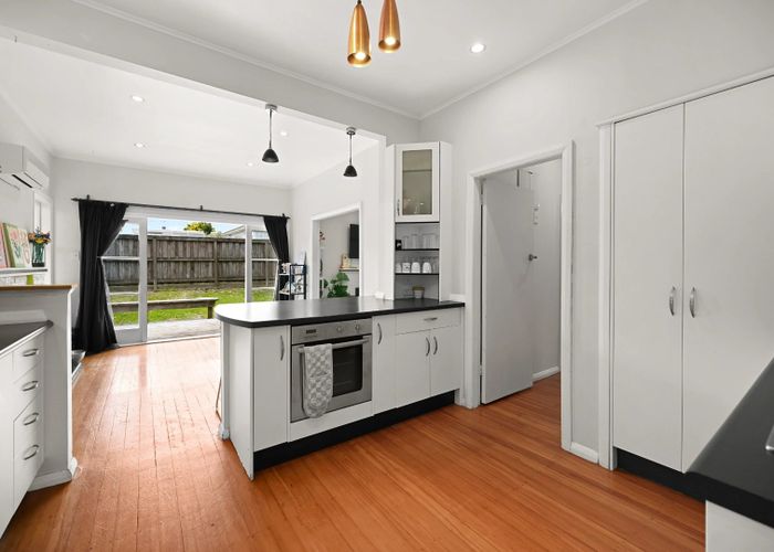  at 36 Forest Lake Road, Forest Lake, Hamilton, Waikato