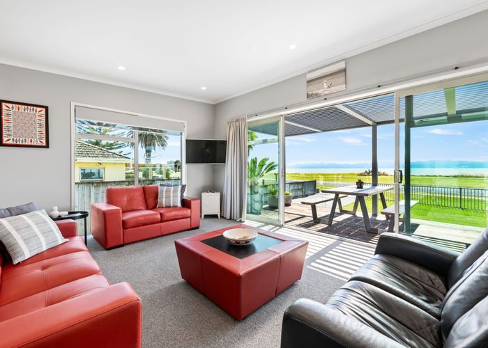  at 989 East Coast Road, Kaiaua