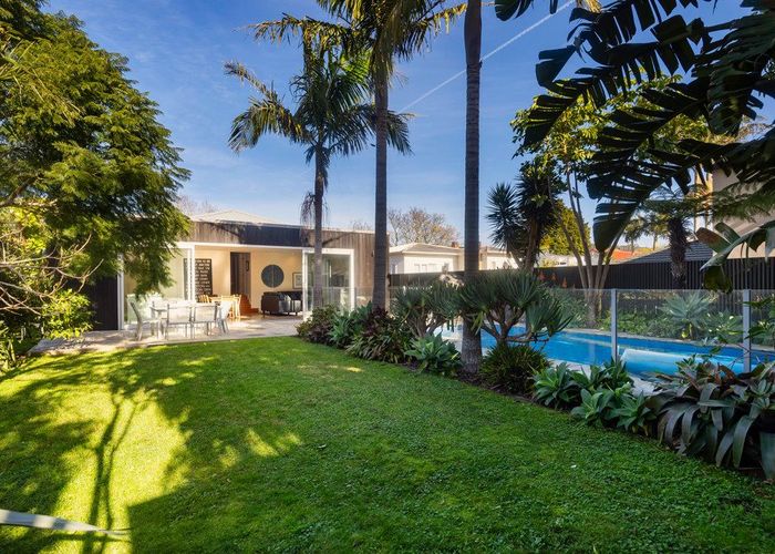  at 3 Fergusson Avenue, Sandringham, Auckland