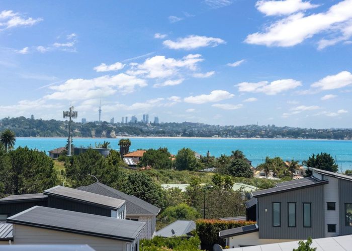  at 4 Hapukupuku Avenue, Beachlands, Manukau City, Auckland