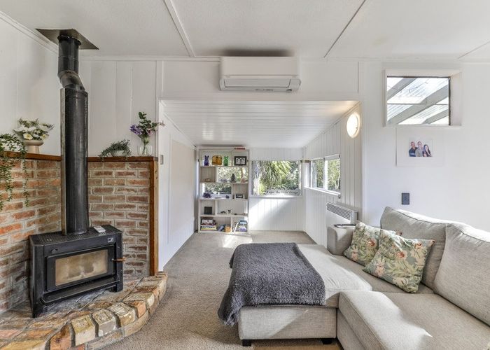  at 2 Woodglen Road, Glen Eden, Waitakere City, Auckland