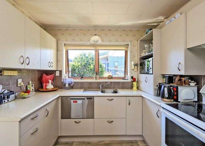  at 58C Napier Road, Havelock North