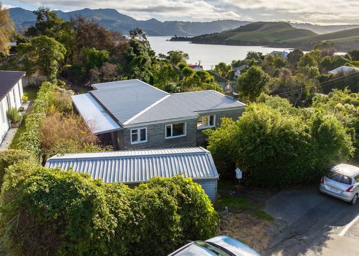  at 18 Beaconsfield Road, Portobello, Dunedin