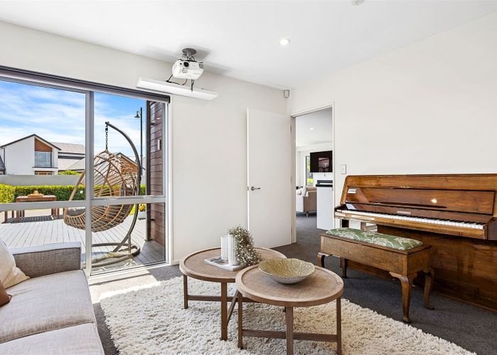  at 10 Lakebridge Place, Parklands, Christchurch