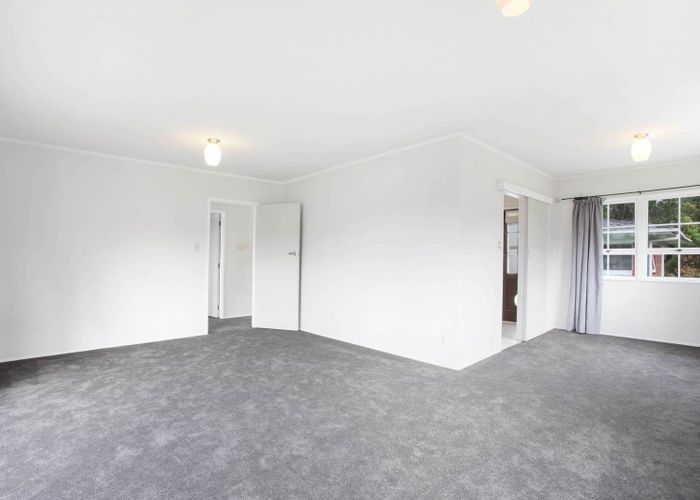  at 2/87 Girrahween Drive, Totara Vale, North Shore City, Auckland