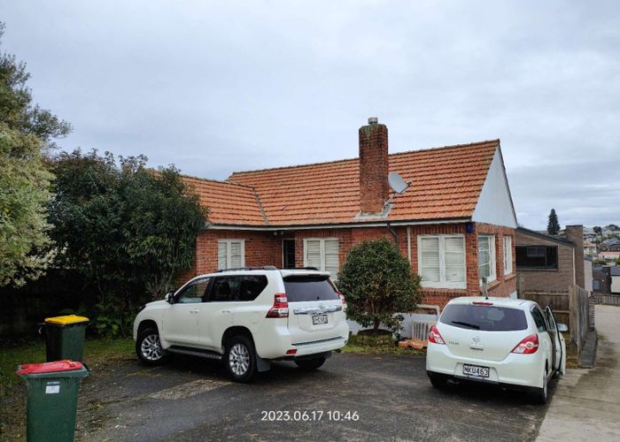  at 22 Dallinghoe Crescent, Milford, Auckland