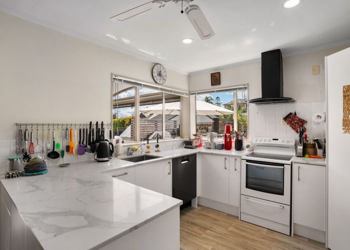  at 10 Palm Lane, Red Beach, Whangaparāoa