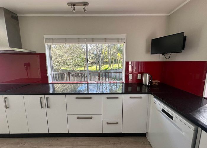  at 2/16 Marina Road, Torbay, North Shore City, Auckland