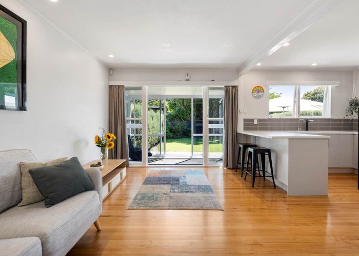  at 2/50A Ireland Road, Mount Wellington, Auckland City, Auckland