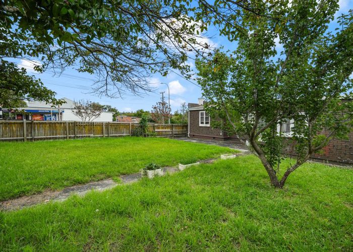  at 27 Seabrook Avenue, New Lynn, Waitakere City, Auckland