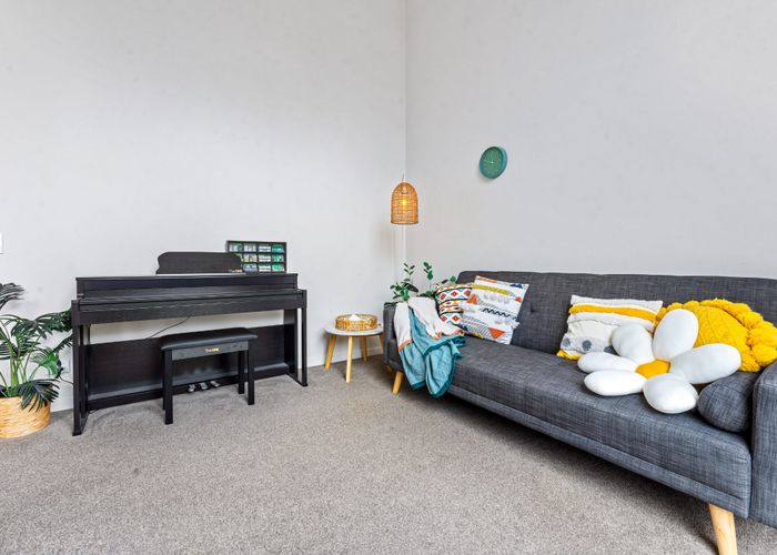  at 33 Kanuka Road, Hobsonville, Waitakere City, Auckland