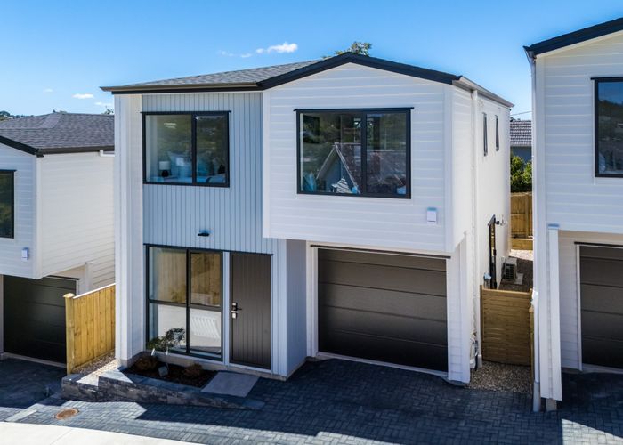  at 21B Barron Drive, Green Bay, Waitakere City, Auckland