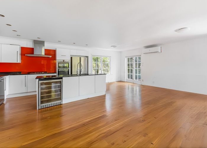  at 2 King Richard Place, Browns Bay, North Shore City, Auckland