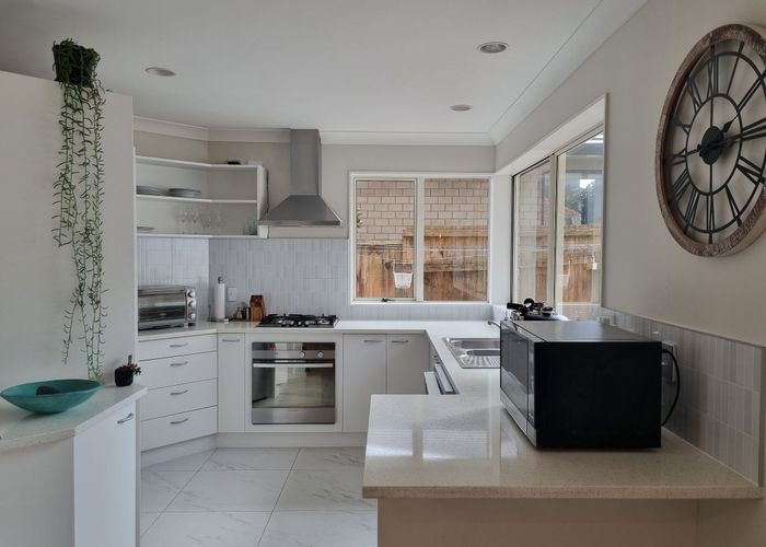  at 81B Mirrabooka Ave, Botany Downs, Manukau City, Auckland