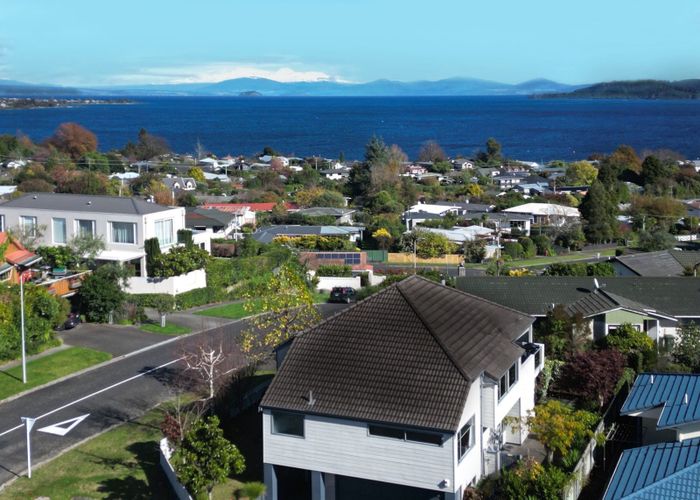  at 2/7 Ngamotu Road, Taupo