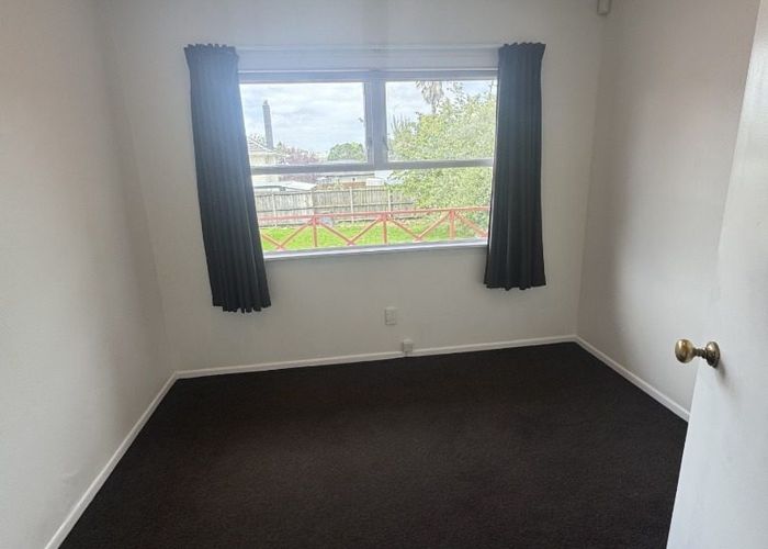  at 43  Hilling St, Titirangi, Waitakere City, Auckland