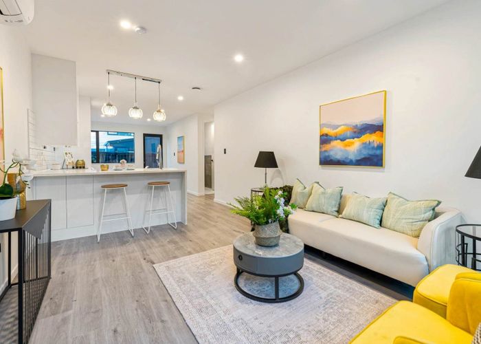  at 4/12 William Street, Mangere East, Auckland