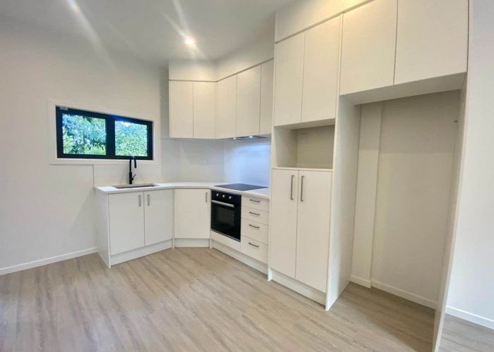  at 8/52 Rua Road, Glen Eden, Waitakere City, Auckland