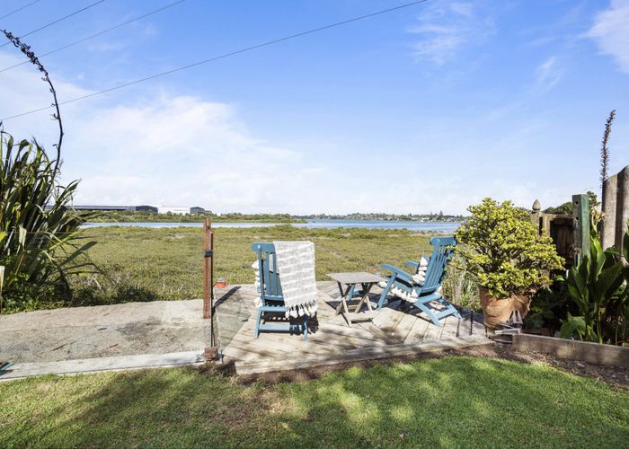  at 95 Edgewater Drive, Pakuranga, Auckland