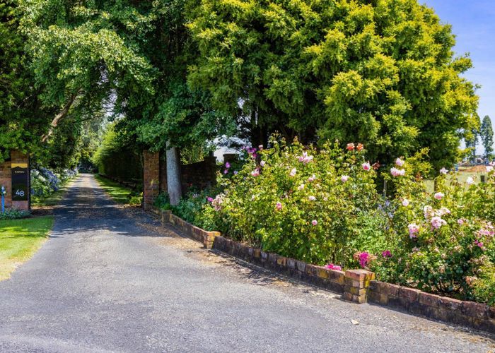  at 48 Kairau Road West, Sentry Hill, New Plymouth