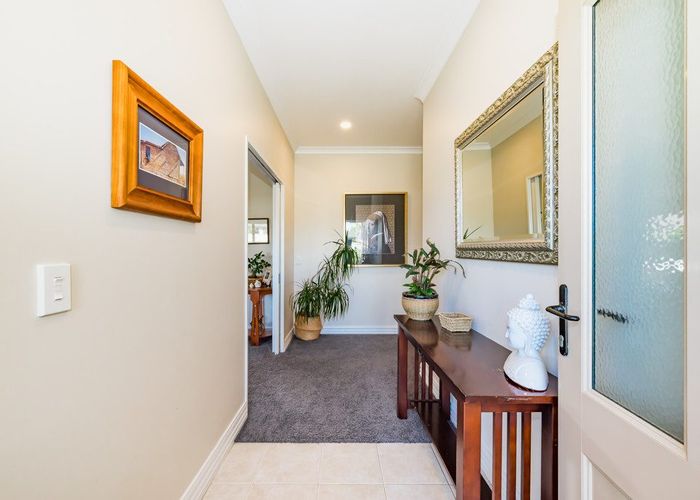  at 5 Holcombe Drive, Paraparaumu