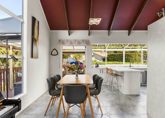  at 14 Longfellow Parade, Glen Eden, Waitakere City, Auckland