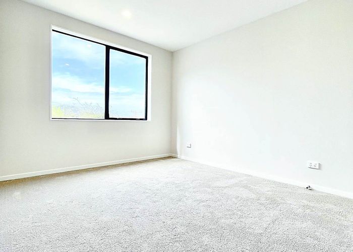  at 127C Barrack Road, Mount Wellington, Auckland
