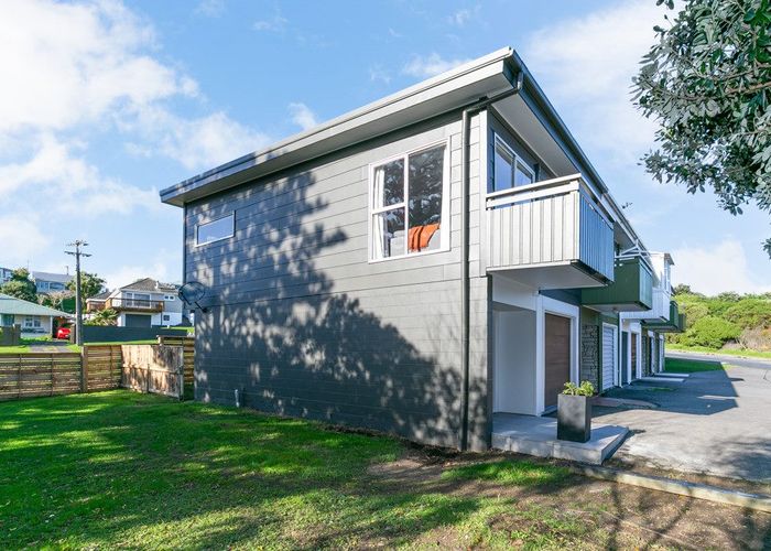  at 5/20 Bay Drive, Titahi Bay, Porirua