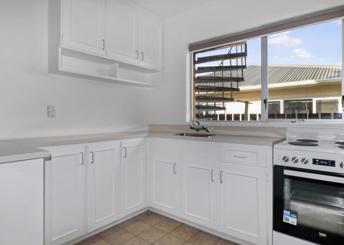  at 3/8 Lorraine Avenue, Mount Albert, Auckland City, Auckland
