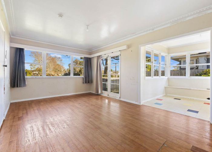  at 8 Kirton Crescent, Manurewa, Manukau City, Auckland