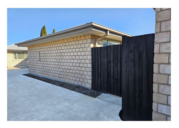  at 2/335 Main South Road, Hornby, Christchurch City, Canterbury